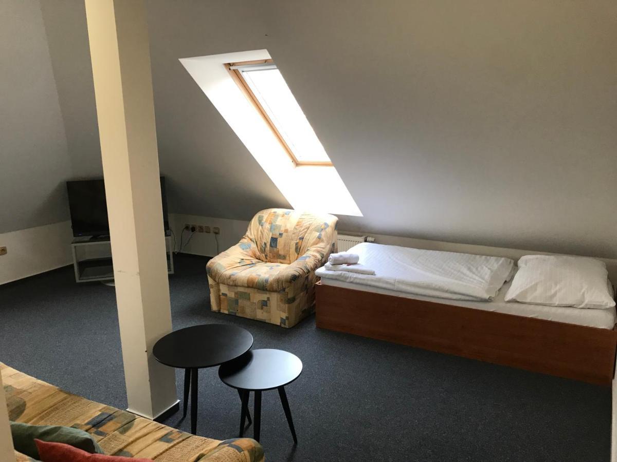 Rozmaryn Rooms & Apartments Rakovník Dış mekan fotoğraf